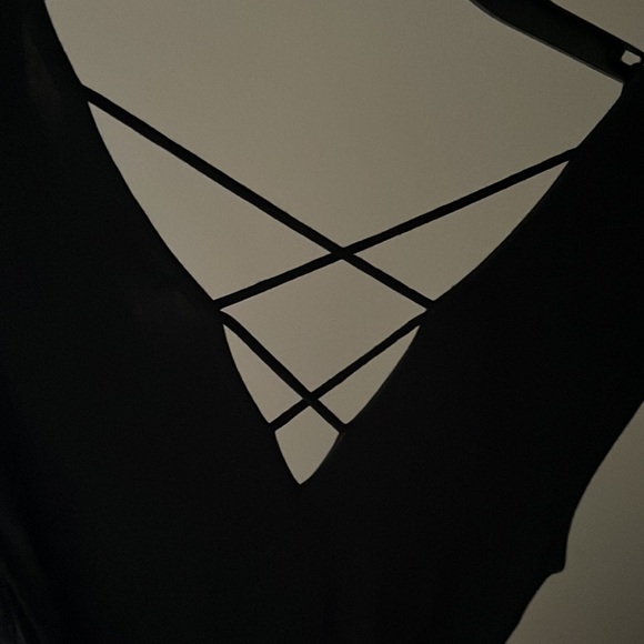 💖 3/$15 Guess Belted Black Top - Picture 8 of 10